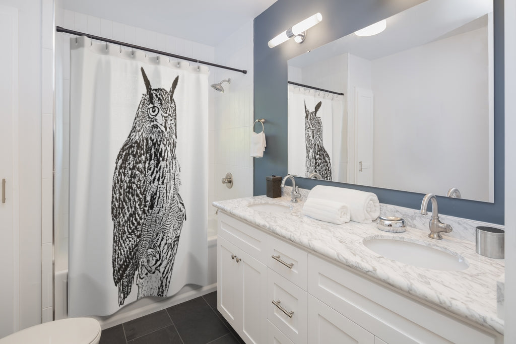 Great horned owl Shower Curtain